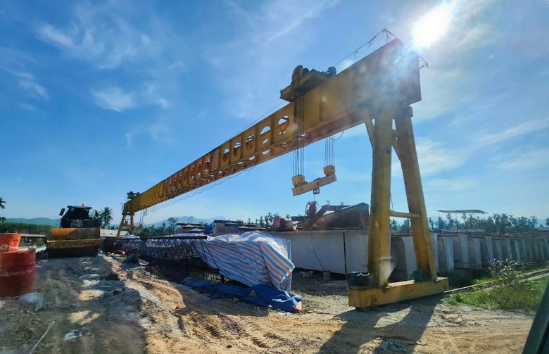 Tăng tốc thi công 77 cầu trên cao tốc Quảng Ngãi - Hoài Nhơn- Ảnh 8. Tăng tốc thi công 77 cầu trên cao tốc Quảng Ngãi - Hoài Nhơn- Ảnh 8.