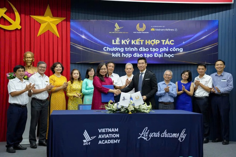 Học Viện H&agrave;ng kh&ocirc;ng Việt Nam v&agrave; Bay Việt hợp t&aacute;c đ&agrave;o tạo phi c&ocirc;ng thương mại- Ảnh 1.