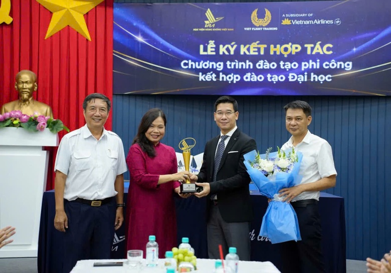 Học Viện H&agrave;ng kh&ocirc;ng Việt Nam v&agrave; Bay Việt hợp t&aacute;c đ&agrave;o tạo phi c&ocirc;ng thương mại- Ảnh 3.