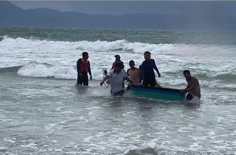 Tìm thấy thi thể nam sinh mất tích khi đi tắm biển- Ảnh 1. Tìm thấy thi thể nam sinh mất tích khi đi tắm biển- Ảnh 1.