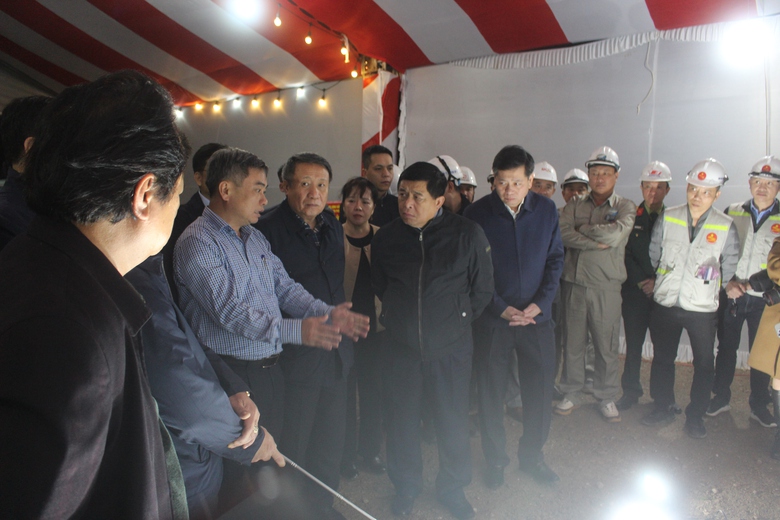 Tháo gỡ vướng mắc mặt bằng, đẩy nhanh dự án cao tốc Vạn Ninh - Cam Lộ- Ảnh 3. Tháo gỡ vướng mắc mặt bằng, đẩy nhanh dự án cao tốc Vạn Ninh - Cam Lộ- Ảnh 3.