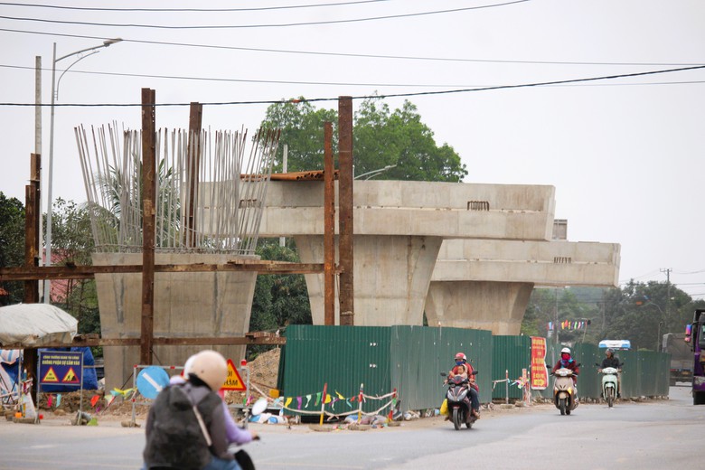 Tháo gỡ vướng mắc mặt bằng, đẩy nhanh dự án cao tốc Vạn Ninh - Cam Lộ- Ảnh 4. Tháo gỡ vướng mắc mặt bằng, đẩy nhanh dự án cao tốc Vạn Ninh - Cam Lộ- Ảnh 4.