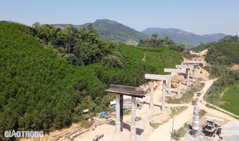 Những c&acirc;y cầu d&agrave;i nhất tr&ecirc;n cao tốc Kh&aacute;nh H&ograve;a - Bu&ocirc;n Ma Thuột- Ảnh 2.