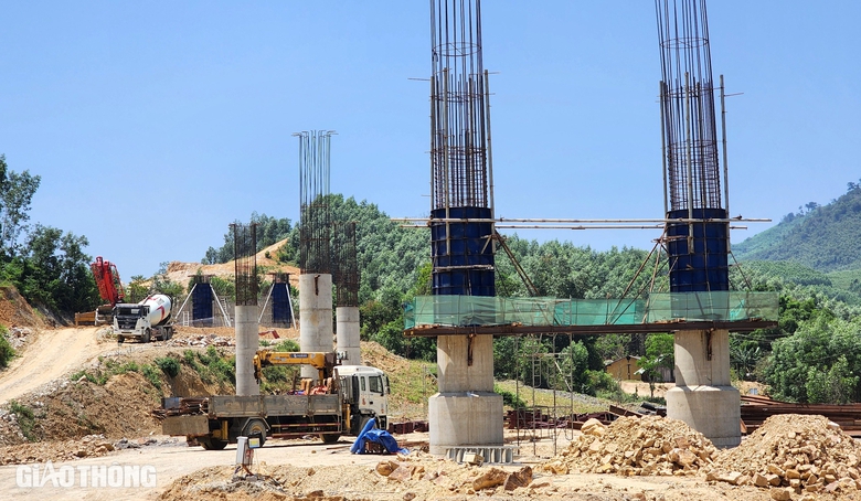 Những c&acirc;y cầu d&agrave;i nhất tr&ecirc;n cao tốc Kh&aacute;nh H&ograve;a - Bu&ocirc;n Ma Thuột- Ảnh 11.