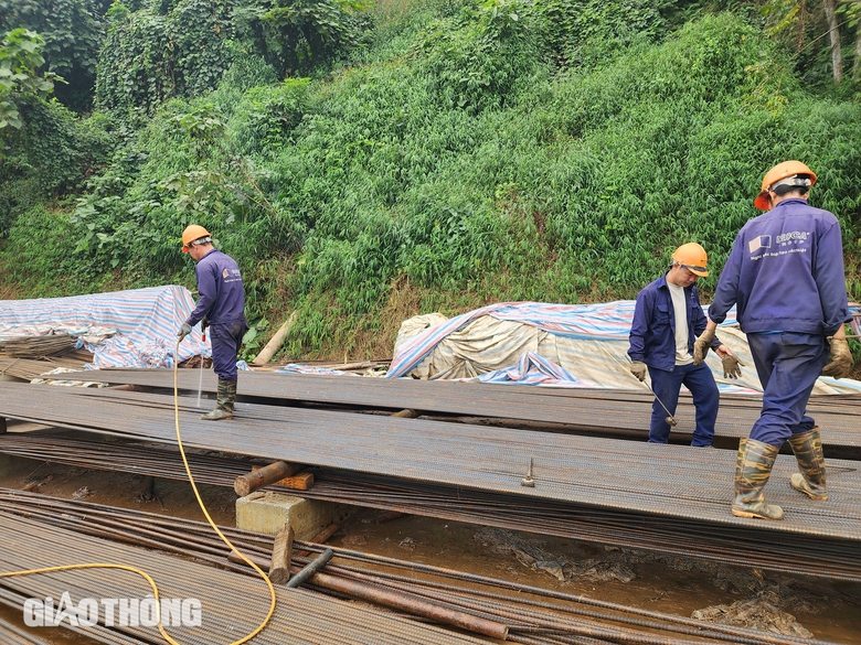 C&ograve;n 10 th&aacute;ng để c&aacute;n đ&iacute;ch, cao tốc Tuy&ecirc;n Quang - H&agrave; Giang hiện thi c&ocirc;ng ra sao?- Ảnh 9.