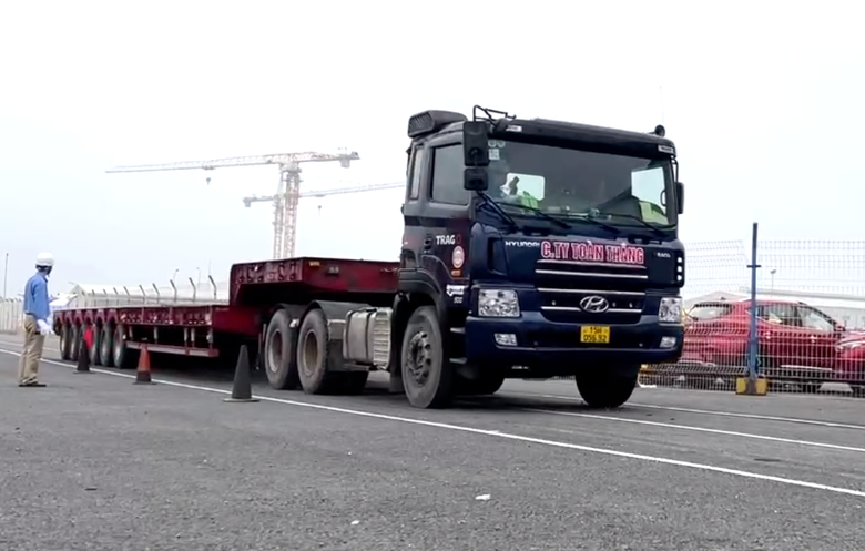 Bộ Xây dựng đề nghị địa phương hỗ trợ đăng kiểm xe quá khổ, quá tải- Ảnh 1. Bộ Xây dựng đề nghị địa phương hỗ trợ đăng kiểm xe quá khổ, quá tải- Ảnh 1.