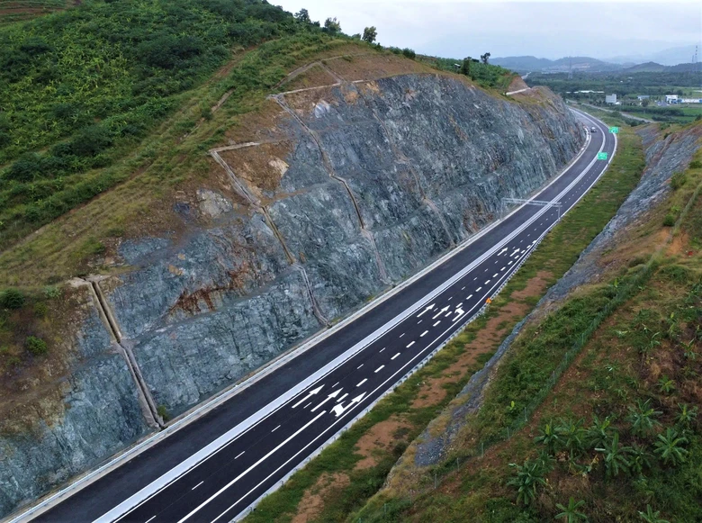 Bộ trưởng Trần Hồng Minh: Khai th&aacute;c 70km cao tốc V&acirc;n Phong - Nha Trang dịp 30/4- Ảnh 5.