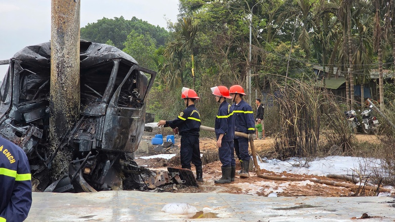 Nguy&ecirc;n nh&acirc;n ban đầu vụ ch&aacute;y xe bồn tr&ecirc;n cao tốc Nội B&agrave;i - L&agrave;o Cai khiến t&agrave;i xế tử vong- Ảnh 5.