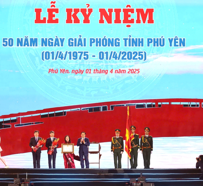 Phú Yên kỷ niệm 50 năm giải phóng, đón nhận Huân chương Lao động hạng Nhất- Ảnh 5. Phú Yên kỷ niệm 50 năm giải phóng, đón nhận Huân chương Lao động hạng Nhất- Ảnh 5.