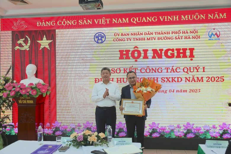 Metro H&agrave; Nội phục vụ gần 5 triệu h&agrave;nh kh&aacute;ch trong 3 th&aacute;ng đầu năm- Ảnh 1.