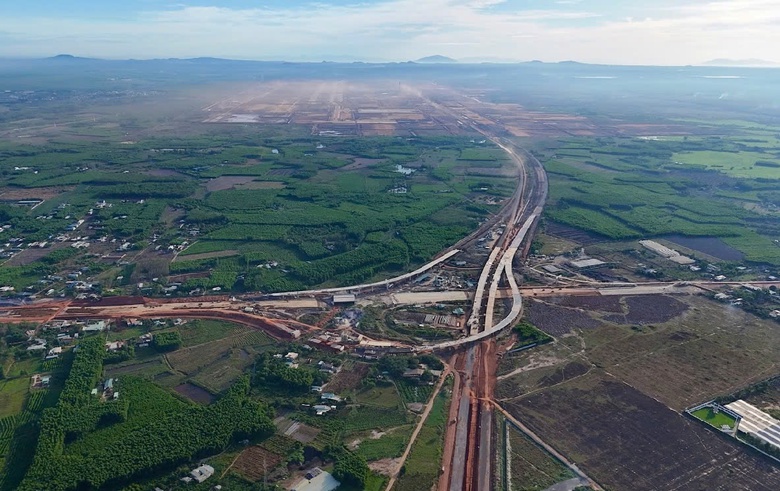 Tiến độ mới nhất c&aacute;c c&ocirc;ng tr&igrave;nh thiết yếu tại "si&ecirc;u s&acirc;n bay" Long Th&agrave;nh- Ảnh 2.