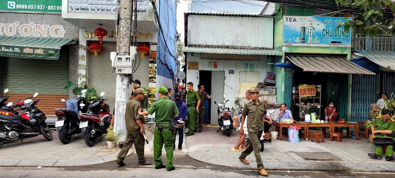 Tiền Giang: Cháy nhà đêm khuya, 4 người tử vong- Ảnh 2. Tiền Giang: Cháy nhà đêm khuya, 4 người tử vong- Ảnh 2.