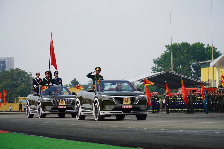 13.000 người hợp luyện diễu binh ch&agrave;o mừng 30/4 tại s&acirc;n bay Bi&ecirc;n H&ograve;a- Ảnh 5.
