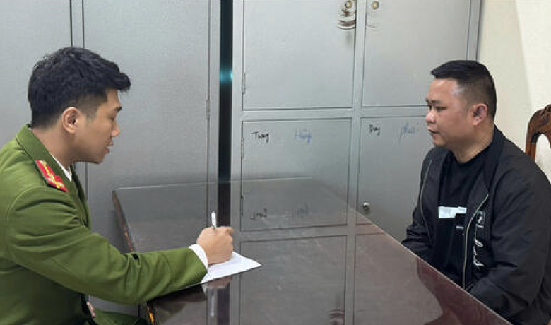 Khởi tố 12 đối tượng liên quan đến khai thác cát trái phép- Ảnh 1. Khởi tố 12 đối tượng liên quan đến khai thác cát trái phép- Ảnh 1.