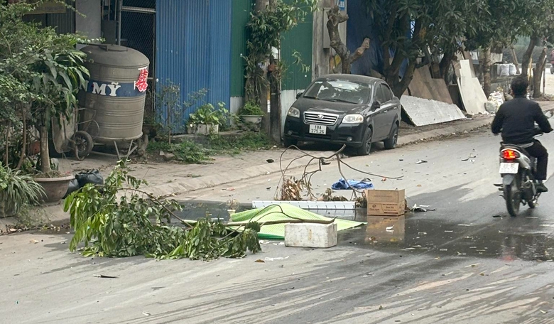 Xe tải đâm xe máy rồi bỏ chạy, kéo lê nạn nhân đến tử vong- Ảnh 1. Xe tải đâm xe máy rồi bỏ chạy, kéo lê nạn nhân đến tử vong- Ảnh 1.