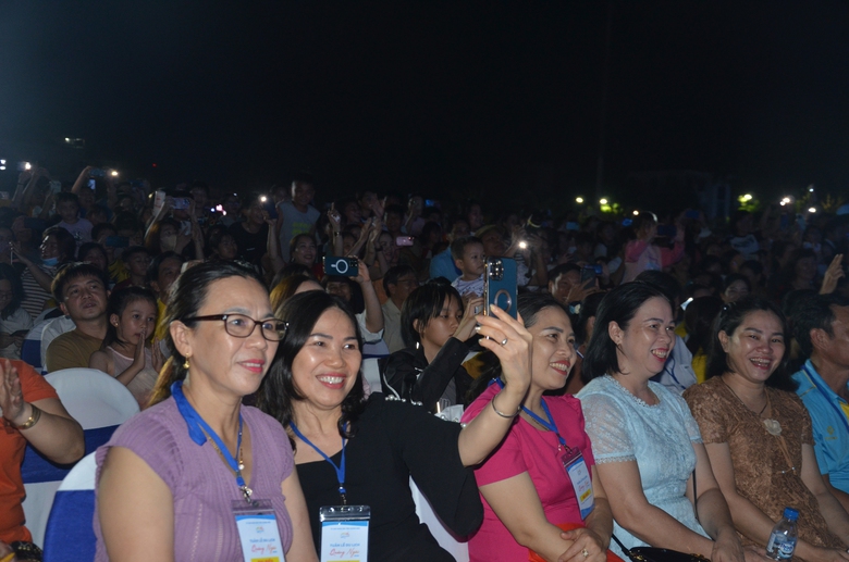 Nghìn người dự lễ khai mạc Tuần lễ Du lịch Quảng Ngãi- Ảnh 2. Nghìn người dự lễ khai mạc Tuần lễ Du lịch Quảng Ngãi- Ảnh 2.