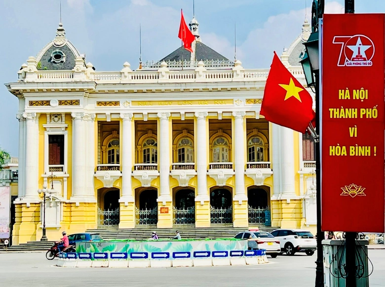 Những c&ocirc;ng tr&igrave;nh xưa v&agrave; nay l&agrave;m rạng rỡ Thủ đ&ocirc; H&agrave; Nội