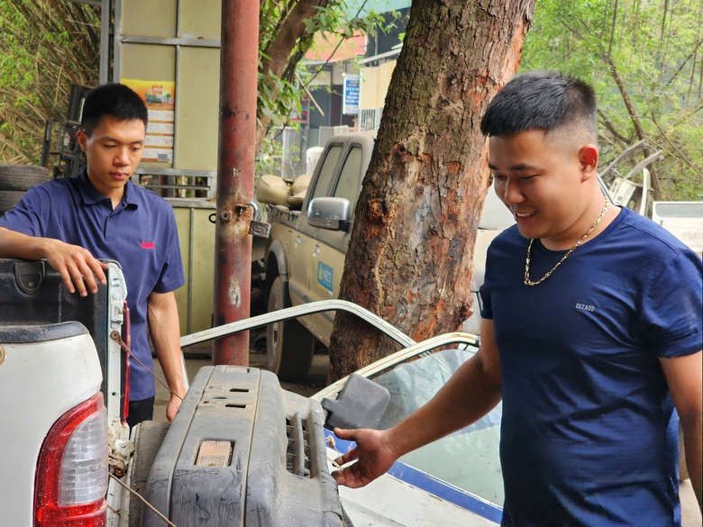 Lạ l&ugrave;ng l&agrave;ng tỷ ph&uacute; với nghề "mua của người ch&aacute;n, b&aacute;n cho người cần"- Ảnh 2.