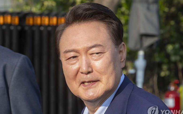 Cựu Tổng thống H&agrave;n Quốc Yoon Suk Yeol sắp bị x&eacute;t xử tội nổi loạn