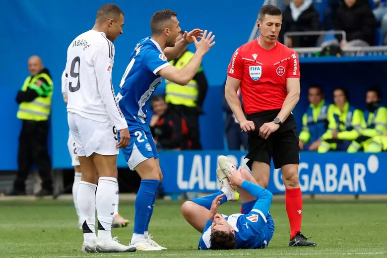 H&agrave;nh động thiếu kiềm chế, Mbappe c&oacute; thể bị treo gi&ograve; 1-2 trận- Ảnh 1.