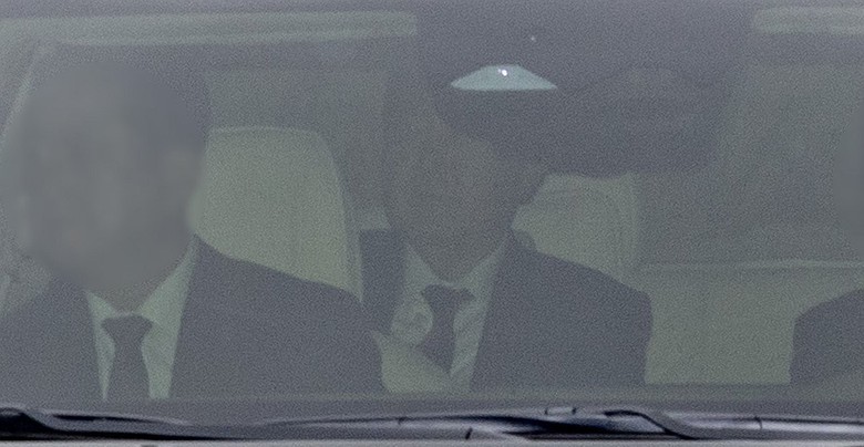 Bắt đầu phiên tòa xét xử cựu Tổng thống Yoon Suk Yeol về tội nổi loạn- Ảnh 1. Bắt đầu phiên tòa xét xử cựu Tổng thống Yoon Suk Yeol về tội nổi loạn- Ảnh 1.