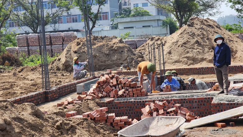 Vui vẻ nhường đất, người d&acirc;n nhộn nhịp x&acirc;y nh&agrave; b&ecirc;n đường V&agrave;nh đai 4 qua Bắc Ninh- Ảnh 2.