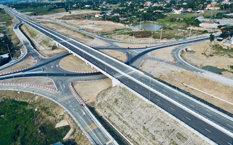 To&agrave;n cảnh hơn 70km cao tốc V&acirc;n Phong - Nha Trang trước ng&agrave;y khai th&aacute;c- Ảnh 10.