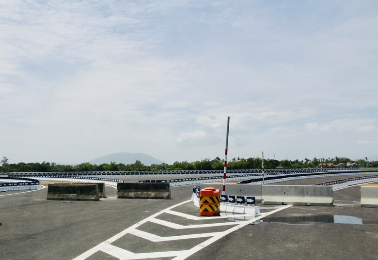 To&agrave;n cảnh hơn 70km cao tốc V&acirc;n Phong - Nha Trang trước ng&agrave;y khai th&aacute;c- Ảnh 9.
