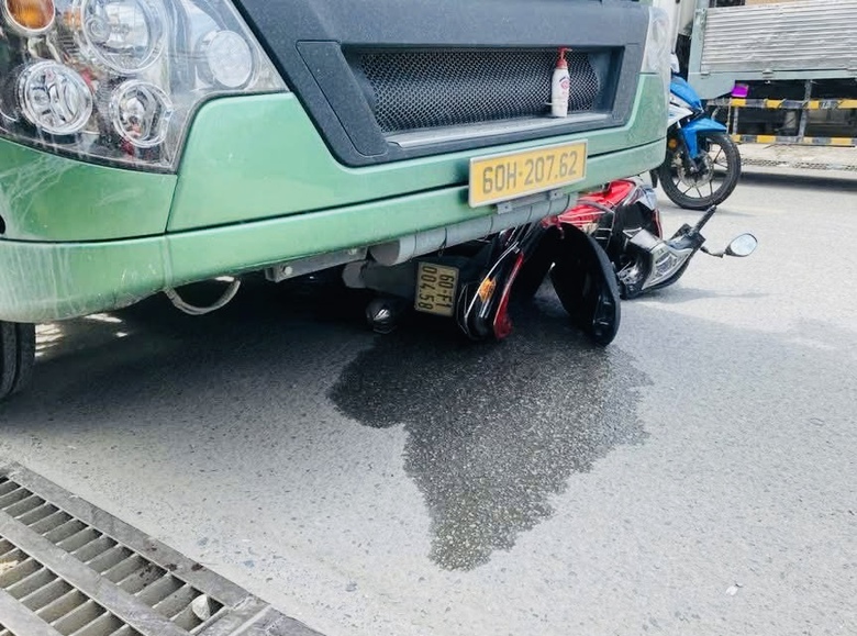 Xe đầu k&eacute;o va chạm xe m&aacute;y, người đ&agrave;n &ocirc;ng tử vong tại chỗ- Ảnh 1.