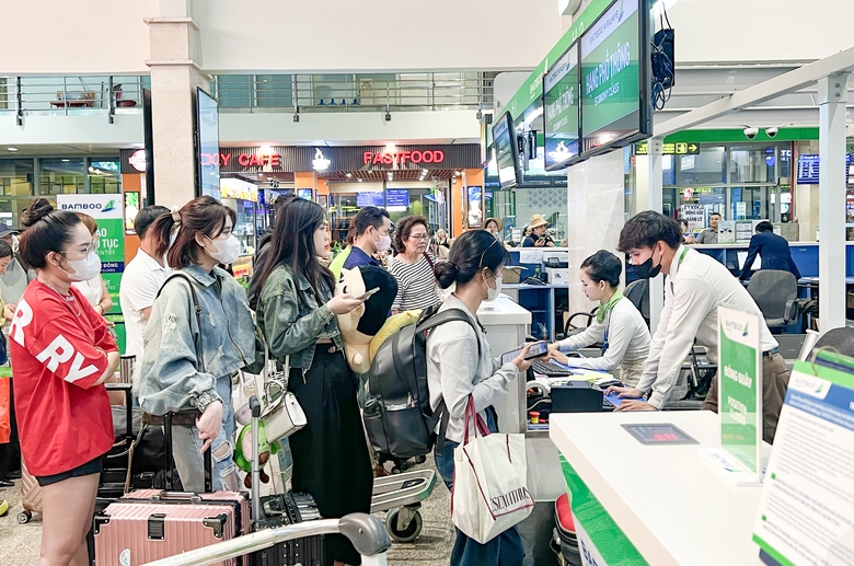 Hỗ trợ tối đa kh&aacute;ch lỡ chuyến do nhầm nh&agrave; ga tại T&acirc;n Sơn Nhất- Ảnh 3.