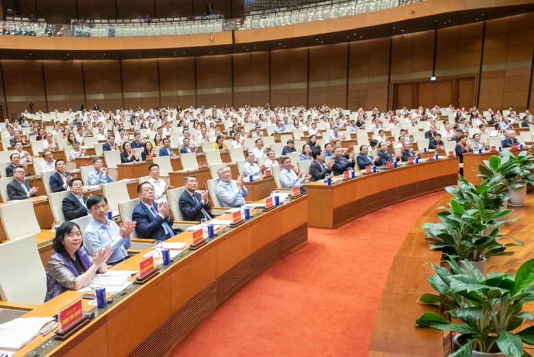 Bầu cử Quốc hội khoá 16 sớm, giữ số lượng 500 đại biểu - Ảnh 2. Bầu cử Quốc hội khoá 16 sớm, giữ số lượng 500 đại biểu - Ảnh 2.