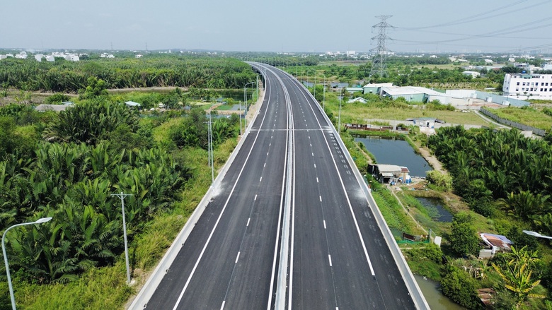 18h hôm nay thông xe hai đoạn cao tốc Bến Lức - Long Thành, tài xế cần lưu ý gì?- Ảnh 2. 18h hôm nay thông xe hai đoạn cao tốc Bến Lức - Long Thành, tài xế cần lưu ý gì?- Ảnh 2.