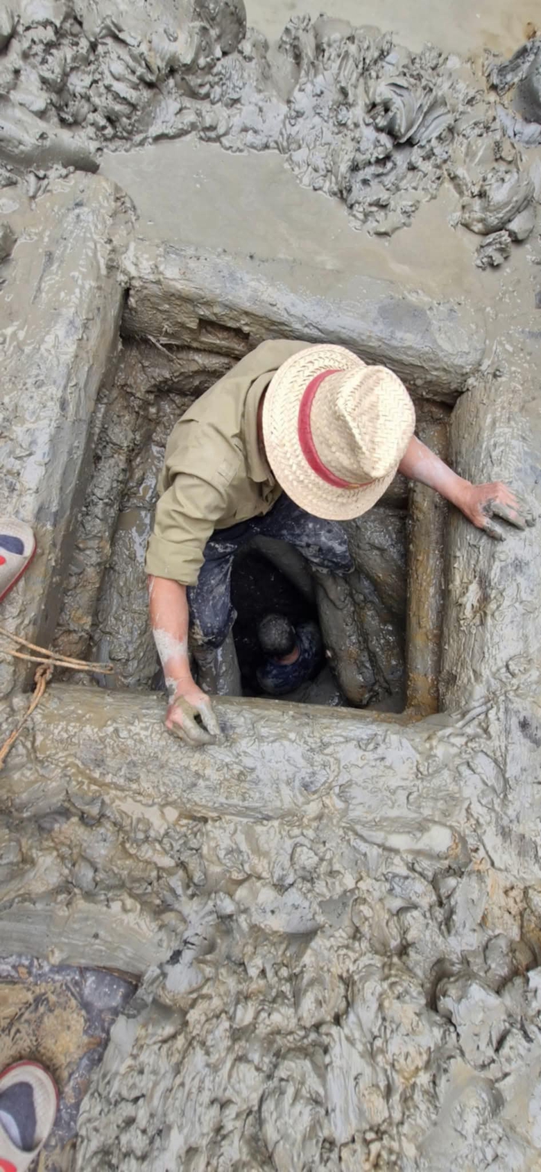 Phát hiện giếng cổ bằng gỗ độc đáo ở Bắc Giang- Ảnh 4. Phát hiện giếng cổ bằng gỗ độc đáo ở Bắc Giang- Ảnh 4.