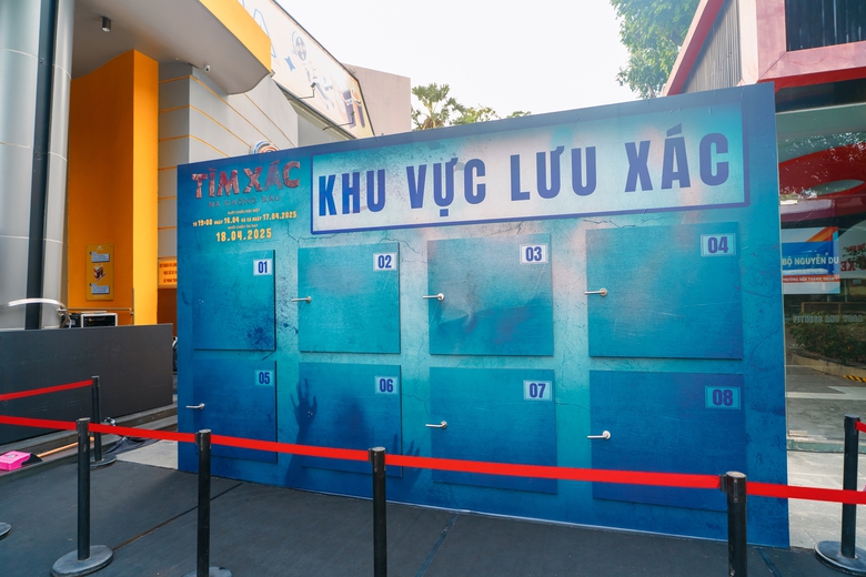 T&igrave;m x&aacute;c - Ma kh&ocirc;ng đầu: Bộ phim kinh dị v&agrave; thảm đỏ &aacute;m ảnh, phản cảm?- Ảnh 7.