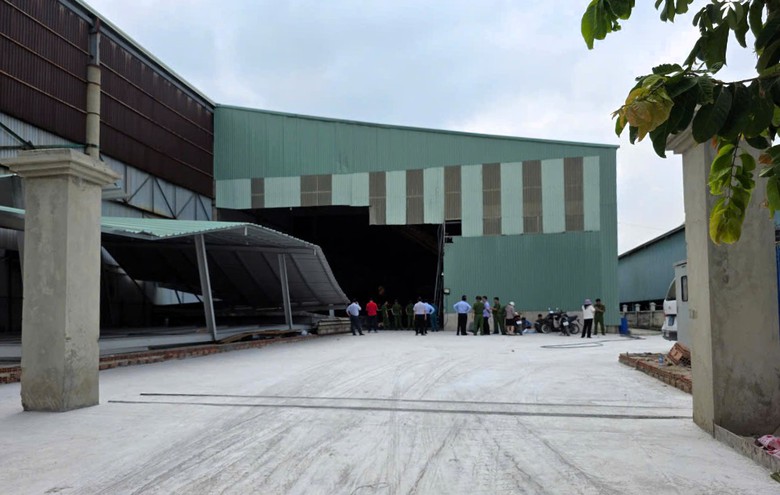 Danh tính ba công nhân tử vong trong vụ sập nhà xưởng tại Bình Dương- Ảnh 1. Danh tính ba công nhân tử vong trong vụ sập nhà xưởng tại Bình Dương- Ảnh 1.