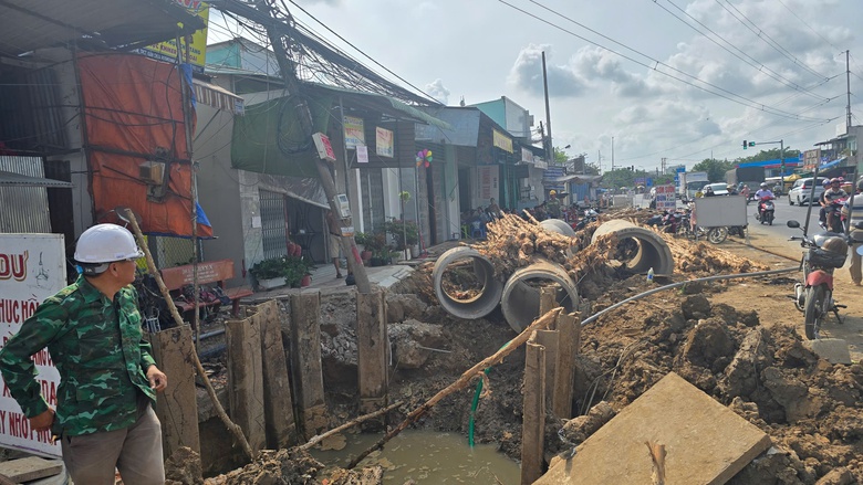 Vướng mặt bằng, vẫn quyết tâm thông xe cầu tạm Ô Môn dịp 1/5- Ảnh 3. Vướng mặt bằng, vẫn quyết tâm thông xe cầu tạm Ô Môn dịp 1/5- Ảnh 3.