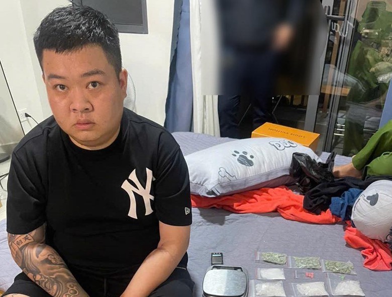 Phá đường dây buôn ma túy xuyên biên giới Tây Nam, thu 1kg ma túy- Ảnh 1. Phá đường dây buôn ma túy xuyên biên giới Tây Nam, thu 1kg ma túy- Ảnh 1.