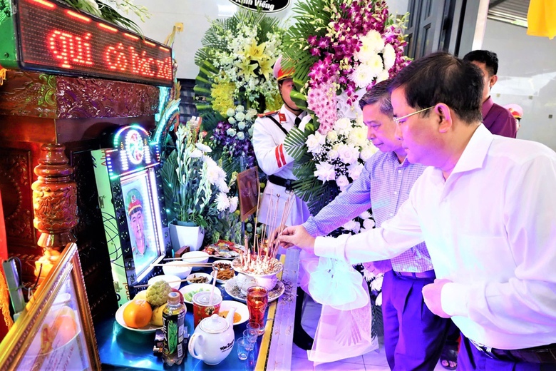 Truy thăng thiếu tá cho đại úy công an hy sinh khi truy bắt đối tượng hung hãn trên sông- Ảnh 1. Truy thăng thiếu tá cho đại úy công an hy sinh khi truy bắt đối tượng hung hãn trên sông- Ảnh 1.