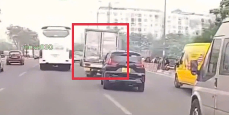 TP.HCM: Phạt nặng t&agrave;i xế xe tải "diễn xiếc" tr&ecirc;n đại lộ Phạm Văn Đồng- Ảnh 2.