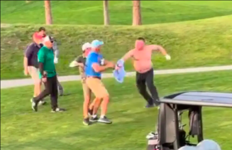 Ph&aacute;t b&oacute;ng qu&aacute; chậm, golfer bị đấm vỡ quai h&agrave;m- Ảnh 1.