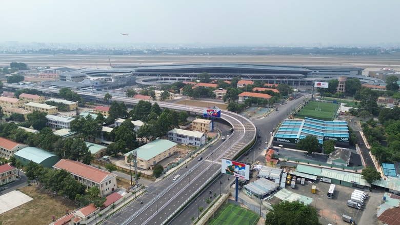 TP.HCM: Khắc phục sự cố vỉa hè đường Trần Quốc Hoàn - Cộng Hòa- Ảnh 2. TP.HCM: Khắc phục sự cố vỉa hè đường Trần Quốc Hoàn - Cộng Hòa- Ảnh 2.