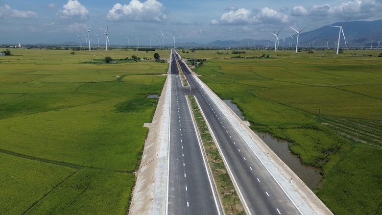 Cuối năm 2025, Ninh Thuận b&agrave;n giao mặt bằng x&acirc;y dựng hai nh&agrave; m&aacute;y điện hạt nh&acirc;n- Ảnh 3.