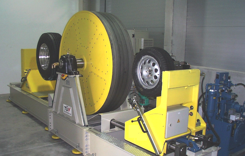 Sớm điều chỉnh gi&aacute; dịch vụ thử nghiệm an to&agrave;n kỹ thuật xe cơ giới- Ảnh 1.