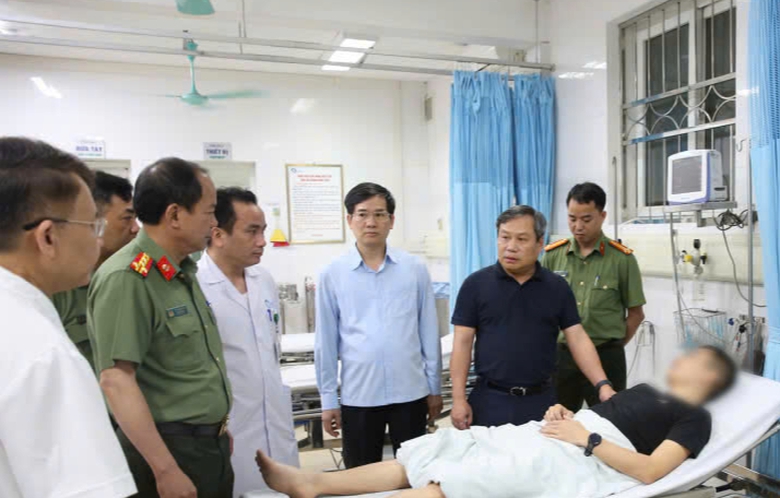 B&iacute; thư Tỉnh ủy Quảng Ninh thăm hỏi, động vi&ecirc;n người nh&agrave; thượng &uacute;y c&ocirc;ng an hy sinh- Ảnh 2.