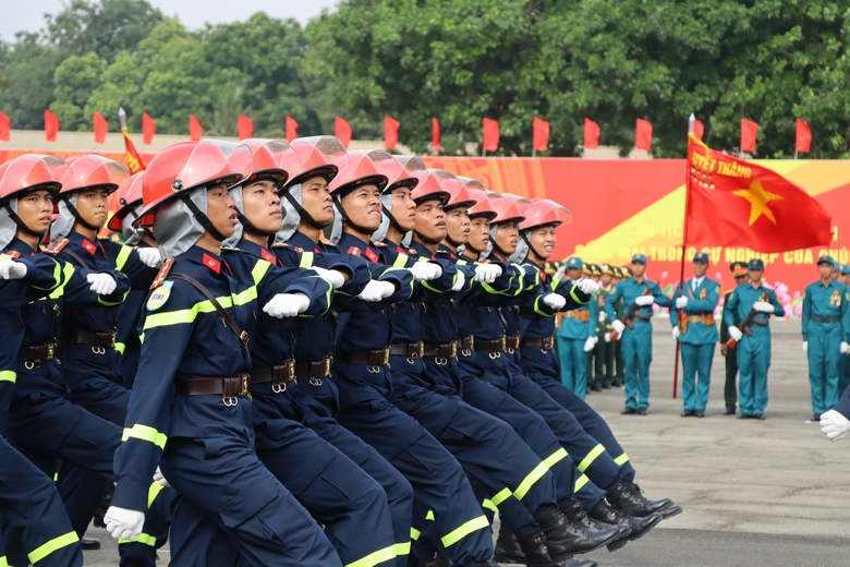 TP.HCM: H&ocirc;m nay, cấm nhiều tuyến đường phục vụ tổng hợp luyện ch&agrave;o mừng 30/4- Ảnh 1.