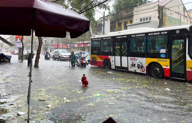 Hải Ph&ograve;ng: 16 điểm đen hễ mưa lớn l&agrave; ngập gồm những chỗ n&agrave;o?- Ảnh 1.