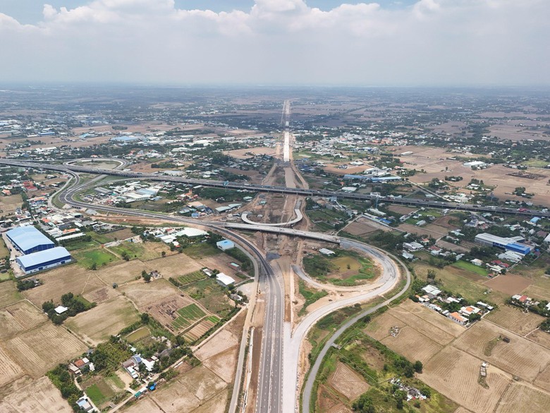 "Ng&oacute;ng" tiến độ V&agrave;nh đai 3 TP.HCM qua Long An- Ảnh 1.