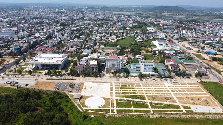 Đến năm 2030, to&agrave;n bộ d&acirc;n đ&ocirc; thị Quảng Ng&atilde;i được cấp nước sạch tập trung- Ảnh 5.