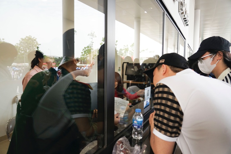 Những hiện vật h&uacute;t kh&aacute;ch tham quan Bảo t&agrave;ng Lịch sử Qu&acirc;n sự Việt Nam dịp 30/4- Ảnh 3.