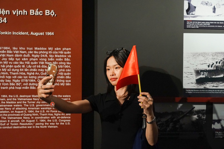 Những hiện vật h&uacute;t kh&aacute;ch tham quan Bảo t&agrave;ng Lịch sử Qu&acirc;n sự Việt Nam dịp 30/4- Ảnh 19.